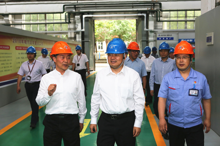 郝鹏旅行考察PA尊龙凯时集团所属企业汽轮机公司